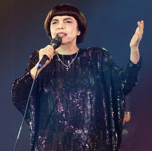 75 Jahre und kein Tag gealtert: Das ist das Aussehen von Mireille Mathieu heute 75 Jahre und kein Tag gealtert: Das ist das Aussehen von Mireille Mathieu heute