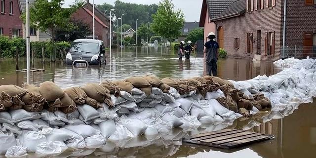 Starke Regenfälle bis 15 Uhr: Mögliche Auswirkungen auf die Gesundheit empfindlicher Personen
