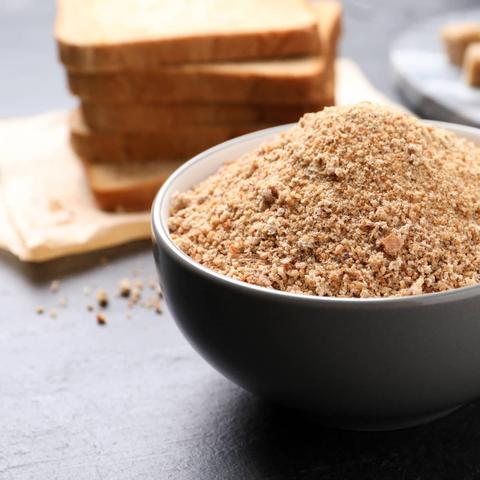 Praktischer Tipp für die Küche: Spare Geld und Ressourcen mit selbstgemachtem Paniermehl