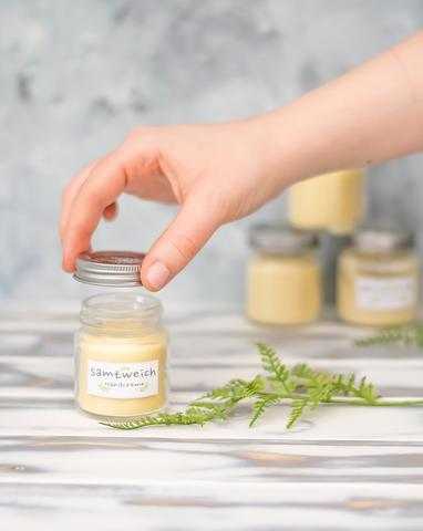 Kreatives Geschenk: Selbst gemachte Handcreme mit individuellen Zutaten Kreatives Geschenk: Selbst gemachte Handcreme mit individuellen Zutaten