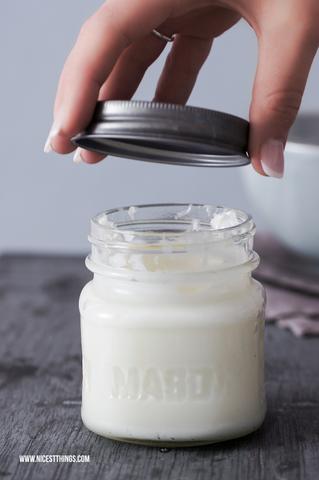 Praktische Tipps: Anwendung und Aufbewahrung von selbst gemachter Handcreme Praktische Tipps: Anwendung und Aufbewahrung von selbst gemachter Handcreme