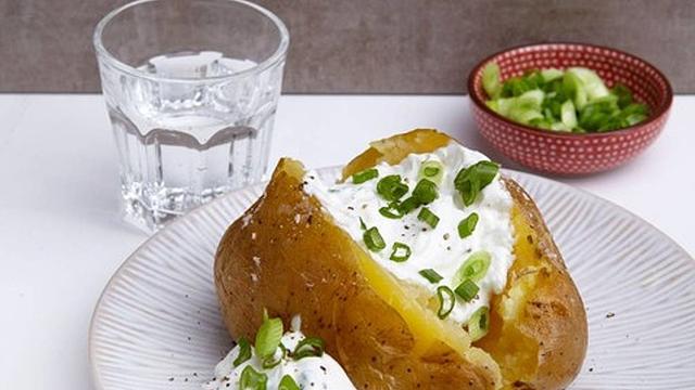 Selbstgemachte Ofenkartoffeln: Ein kulinarischer Genuss für zuhause Selbstgemachte Ofenkartoffeln: Ein kulinarischer Genuss für zuhause