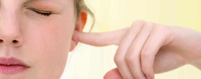 Effektive Tipps gegen einseitige Ohrenschmerzen: Hausmittel und Behandlungsoptionen