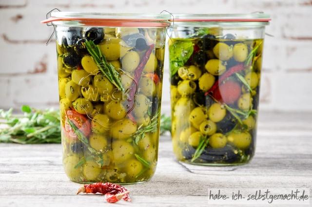 Lang haltbar und überraschend lecker: Selbst eingelegte Oliven für Picknick und mehr Lang haltbar und überraschend lecker: Selbst eingelegte Oliven für Picknick und mehr