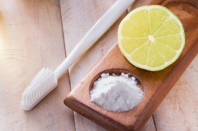 Selbstbehandlung bei Parodontose: Hausmittel und Maßnahmen für eine verbesserte Zahngesundheit