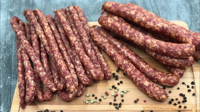 Mit Videoanleitung: So gelingt das Selbermachen von Pfefferbeißern Mit Videoanleitung: So gelingt das Selbermachen von Pfefferbeißern