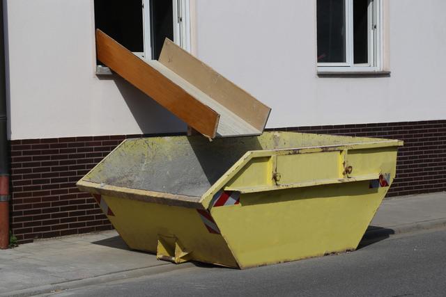 Preisübersicht: Container zur Entsorgung von Entrümpelungsabfällen in Lage