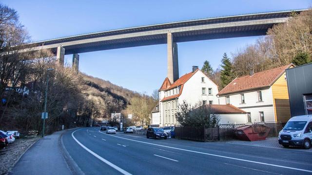Brückensprengung: Wichtige Details zur Rahmedetalbrücke bekanntgegeben Brückensprengung: Wichtige Details zur Rahmedetalbrücke bekanntgegeben