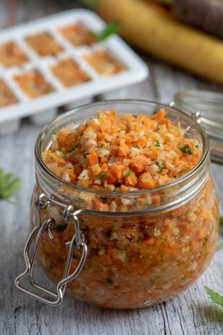 Clean Eating: Gesunde Gemüsebrühe-Paste ohne Zucker und Hefe selber zubereiten Clean Eating: Gesunde Gemüsebrühe-Paste ohne Zucker und Hefe selber zubereiten