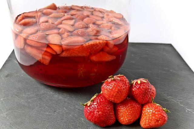 Warum du jetzt schon an Weihnachten denken solltest - und wie ein Rumtopf dabei helfen kann Warum du jetzt schon an Weihnachten denken solltest - und wie ein Rumtopf dabei helfen kann