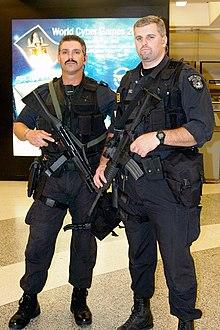 SWAT erklärt: Spezialeinheit für riskante Einsätze in den USA SWAT erklärt: Spezialeinheit für riskante Einsätze in den USA