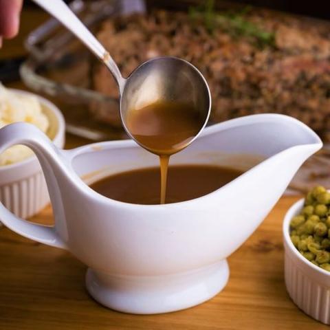 Zeitsparendes Rezept: Schnell selbstgemachte Bratensoße Zeitsparendes Rezept: Schnell selbstgemachte Bratensoße