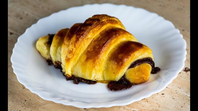 Backen wie ein Profi: Selbstgemachte Schokocroissants zum Verlieben