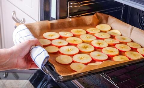 Köstliche Apfelringe aus dem eigenen Backofen Köstliche Apfelringe aus dem eigenen Backofen