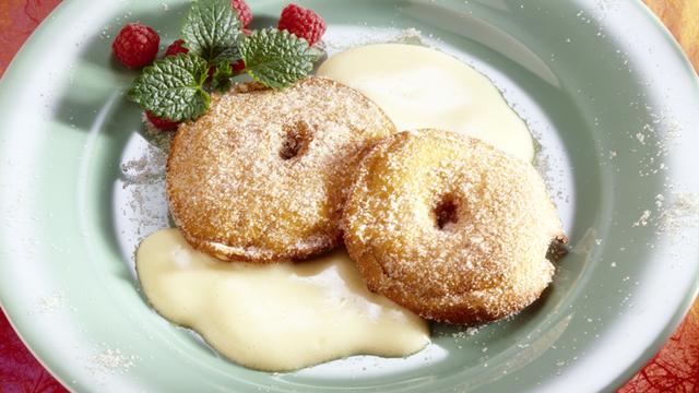 Schnell und einfach: Apfelringe selber backen Schnell und einfach: Apfelringe selber backen