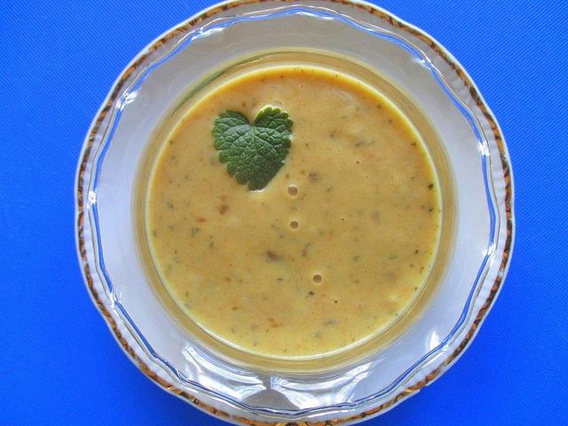 Selbstgemachte Currysauce: Schärfe und Frische für Fondue und Gegrilltes Selbstgemachte Currysauce: Schärfe und Frische für Fondue und Gegrilltes