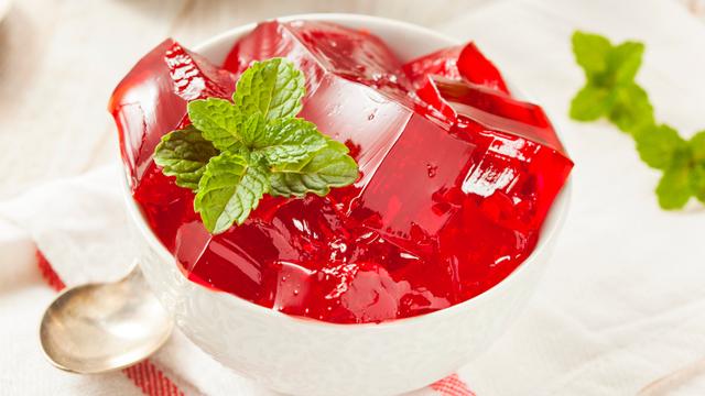 Abkühlender Genuss: Götterspeise im Kühlschrank kaltstellen Abkühlender Genuss: Götterspeise im Kühlschrank kaltstellen