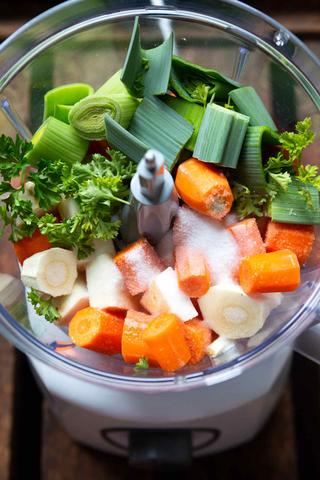 Schritt-für-Schritt-Anleitung: So kannst du Instant Gemüsebrühe selber machen Schritt-für-Schritt-Anleitung: So kannst du Instant Gemüsebrühe selber machen