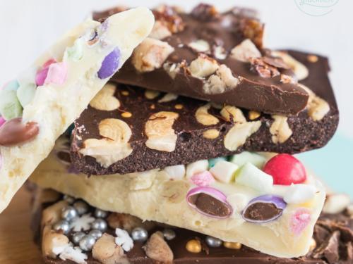 Tipps und Infos für selbstgemachte Kuvertüre: So gelingt der perfekte Schokoladenüberzug Tipps und Infos für selbstgemachte Kuvertüre: So gelingt der perfekte Schokoladenüberzug