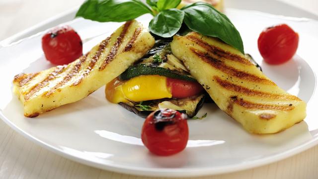 Halloumi und Co.: Die besten Rezepte für selbstgemachten Grillkäse Halloumi und Co.: Die besten Rezepte für selbstgemachten Grillkäse