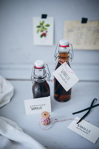 Schritt-für-Schritt-Anleitung: Vanilleextrakt selber machen Schritt-für-Schritt-Anleitung: Vanilleextrakt selber machen