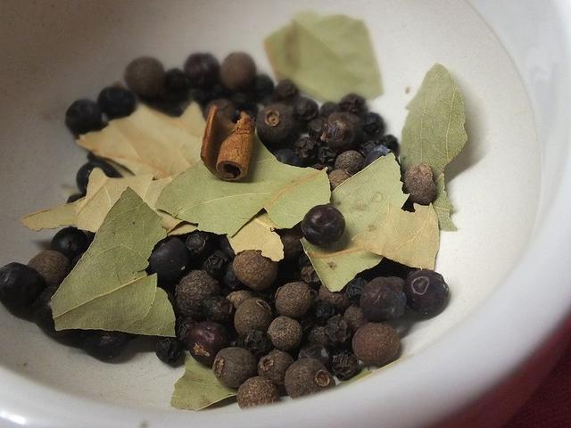 Einfach und lecker: Selbstgemachtes Wildgewürz für die Wildsaison Einfach und lecker: Selbstgemachtes Wildgewürz für die Wildsaison