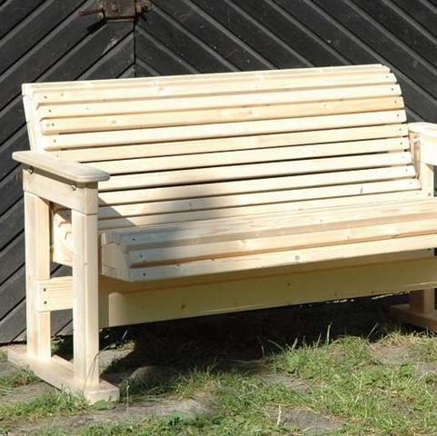 Schaukelbank selber bauen: Anleitung für eine gemütliche Sitzbank mit Lehne Schaukelbank selber bauen: Anleitung für eine gemütliche Sitzbank mit Lehne