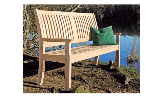 Mach es selbst: Anleitung zum Bau einer Sitzbank mit Lehne Mach es selbst: Anleitung zum Bau einer Sitzbank mit Lehne