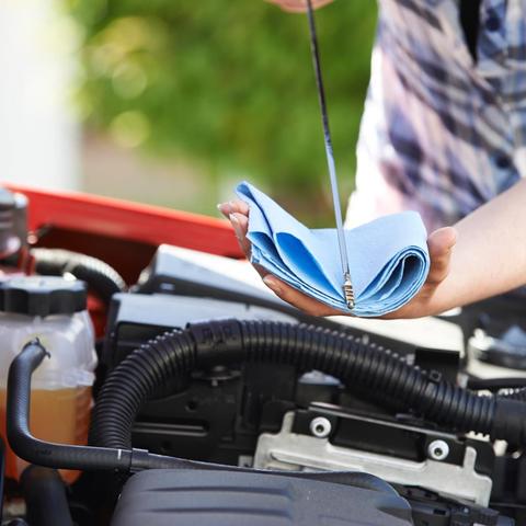 Kontrollieren Sie den Motorölstand richtig: Eine Anleitung in Deutsch Kontrollieren Sie den Motorölstand richtig: Eine Anleitung in Deutsch