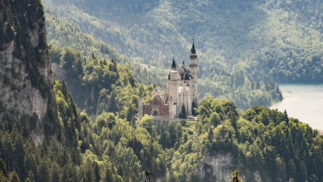 Ermittlungen nach tödlichem Vorfall in der Nähe von Schloss Neuschwanstein Ermittlungen nach tödlichem Vorfall in der Nähe von Schloss Neuschwanstein