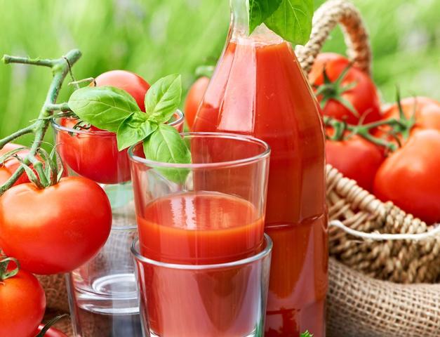 Gesunder Durstlöscher: Tomatensaft selber machen und genießen Gesunder Durstlöscher: Tomatensaft selber machen und genießen