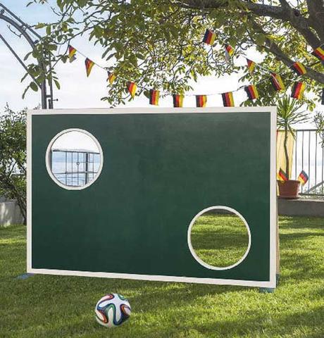 Eigenes Fußballtor: So einfach kannst du eine Torwand selber machen Eigenes Fußballtor: So einfach kannst du eine Torwand selber machen