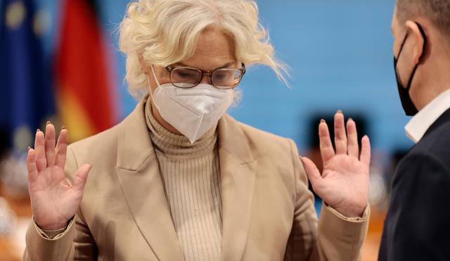 Fehlende Klarheit und Irritationen: Die Fehler von Verteidigungsministerin Lambrecht Fehlende Klarheit und Irritationen: Die Fehler von Verteidigungsministerin Lambrecht