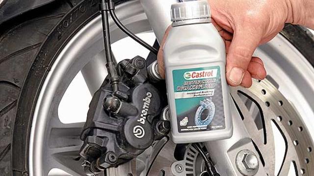 Unter welchen Umständen sollte die Bremsanlage an Ihrem Motorrad umgehend inspiziert werden? Unter welchen Umständen sollte die Bremsanlage an Ihrem Motorrad umgehend inspiziert werden?