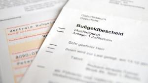 Welche Informationen müssen im Bußgeldbescheid enthalten sein? Welche Informationen müssen im Bußgeldbescheid enthalten sein?