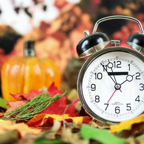 Winterzeit beginnt bald: Uhr zurückstellen am letzten Sonntag im Oktober Winterzeit beginnt bald: Uhr zurückstellen am letzten Sonntag im Oktober