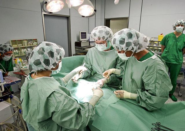 Warum Ärzte verlangen, dass Patienten vor einer Operation nüchtern sind Warum Ärzte verlangen, dass Patienten vor einer Operation nüchtern sind