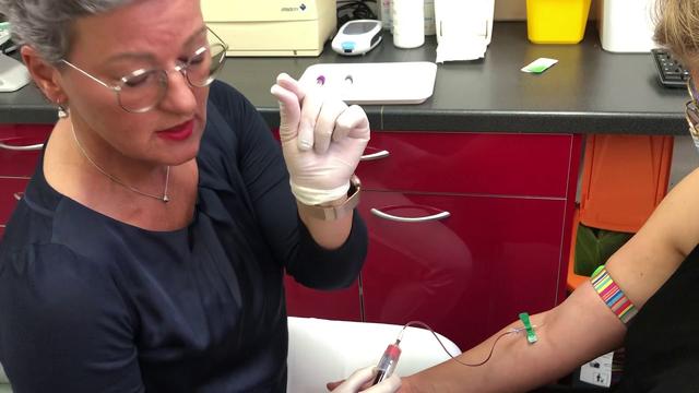 Nüchtern bleiben für die Blutabnahme: Darf man einen Kaffee oder ein Glas Wasser trinken? Nüchtern bleiben für die Blutabnahme: Darf man einen Kaffee oder ein Glas Wasser trinken?