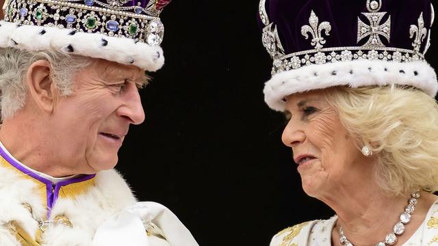 Eine königliche Entscheidung: Warum erhielt Camilla den Titel "Queen"? Eine königliche Entscheidung: Warum erhielt Camilla den Titel "Queen"?