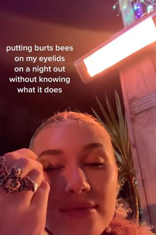 6. Beezin: Der gefährliche Trend, der schon zu Entzündungen und Schwellungen führt 6. Beezin: Der gefährliche Trend, der schon zu Entzündungen und Schwellungen führt