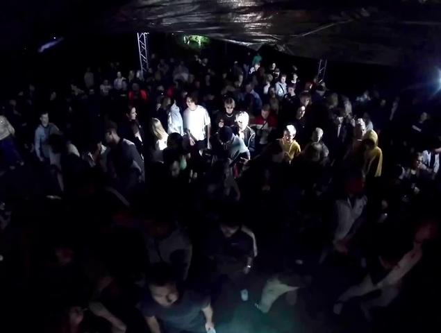 Die Bedeutung eines Ravers: Von Partys und Festivals bis zur Liebe zur elektronischen Musik