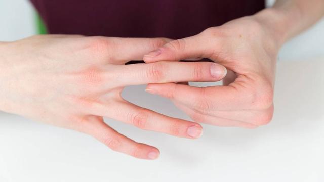 Ursachen und Risikofaktoren für einen Schnappfinger Ursachen und Risikofaktoren für einen Schnappfinger