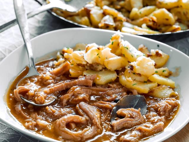 4. Die Zubereitung von Kutteln: Ein aufwendiger Prozess mit einzigartigem Ergebnis