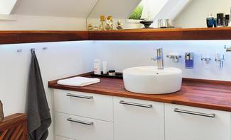 Schritt-für-Schritt-Anleitung: Waschtisch selber bauen mit Arbeitsplatte Schritt-für-Schritt-Anleitung: Waschtisch selber bauen mit Arbeitsplatte