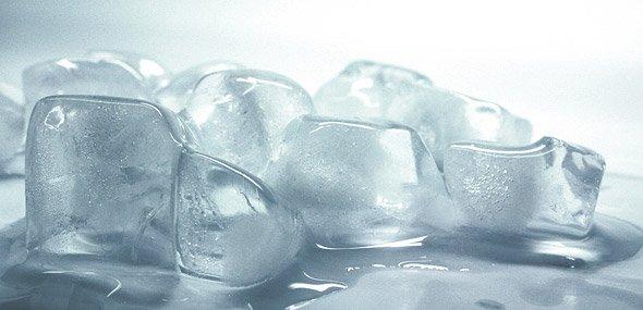 Rätsel gelöst: Das Verhalten von unterkühltem Wasser beim Gefrieren Rätsel gelöst: Das Verhalten von unterkühltem Wasser beim Gefrieren