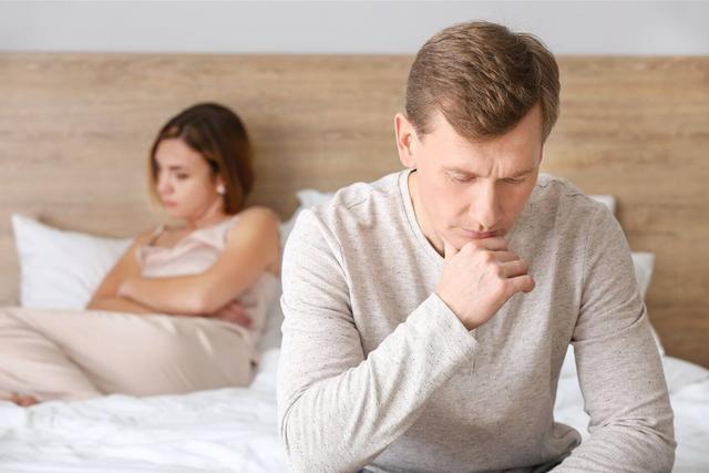 Männer und die Auffliegen einer Affäre: Wie sie am besten reagieren können Männer und die Auffliegen einer Affäre: Wie sie am besten reagieren können