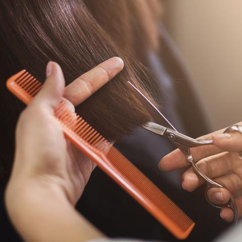 DIY Wolf Cut: So einfach kannst du die Trendfrisur zu Hause umsetzen